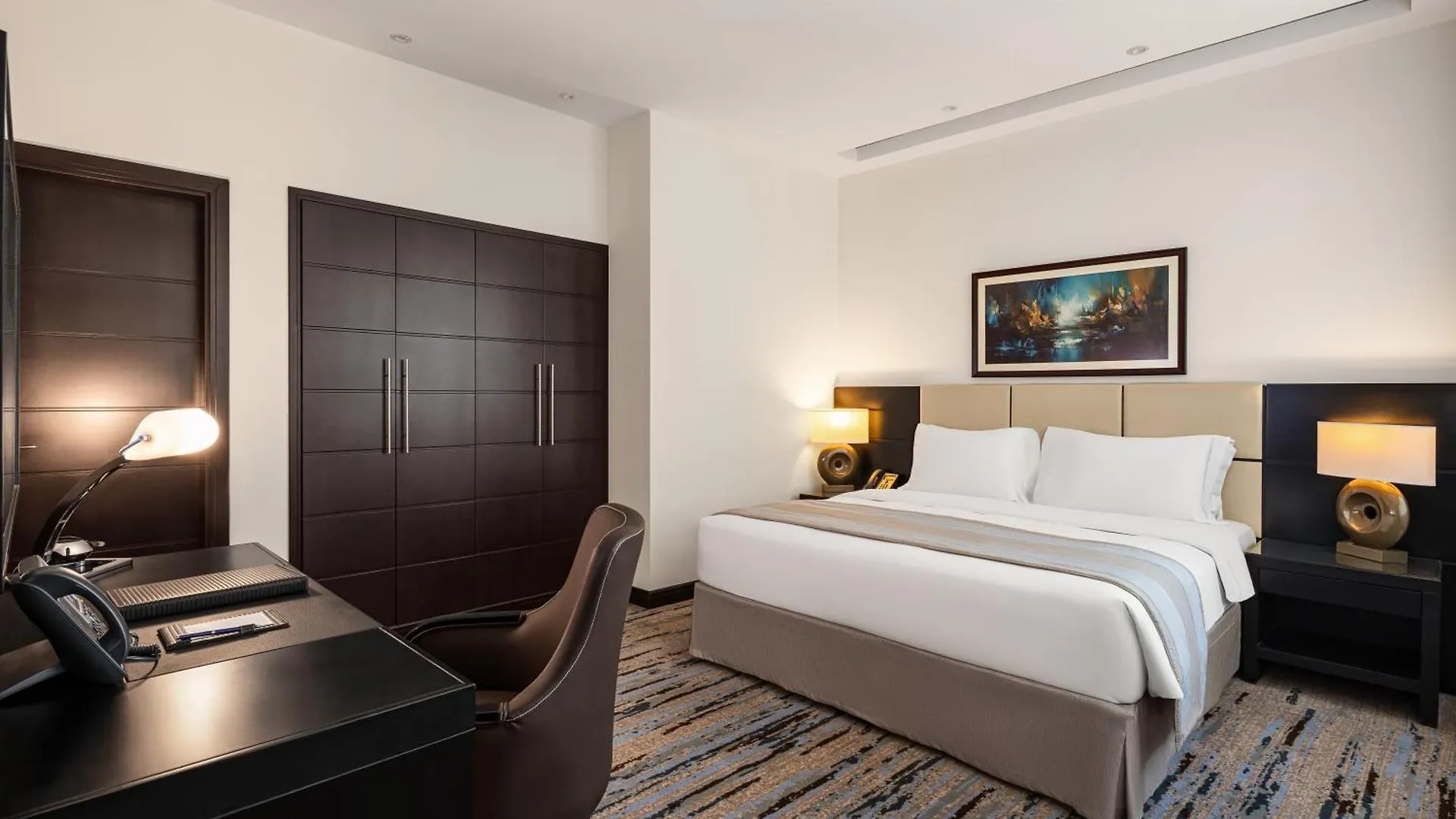 Cristal Hotel Abu Dhabi 4*,