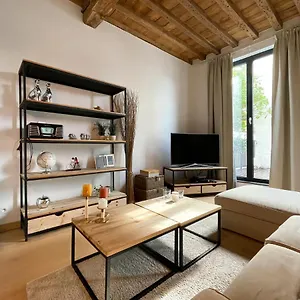 https://begijnhof-102.hotelsghent.com