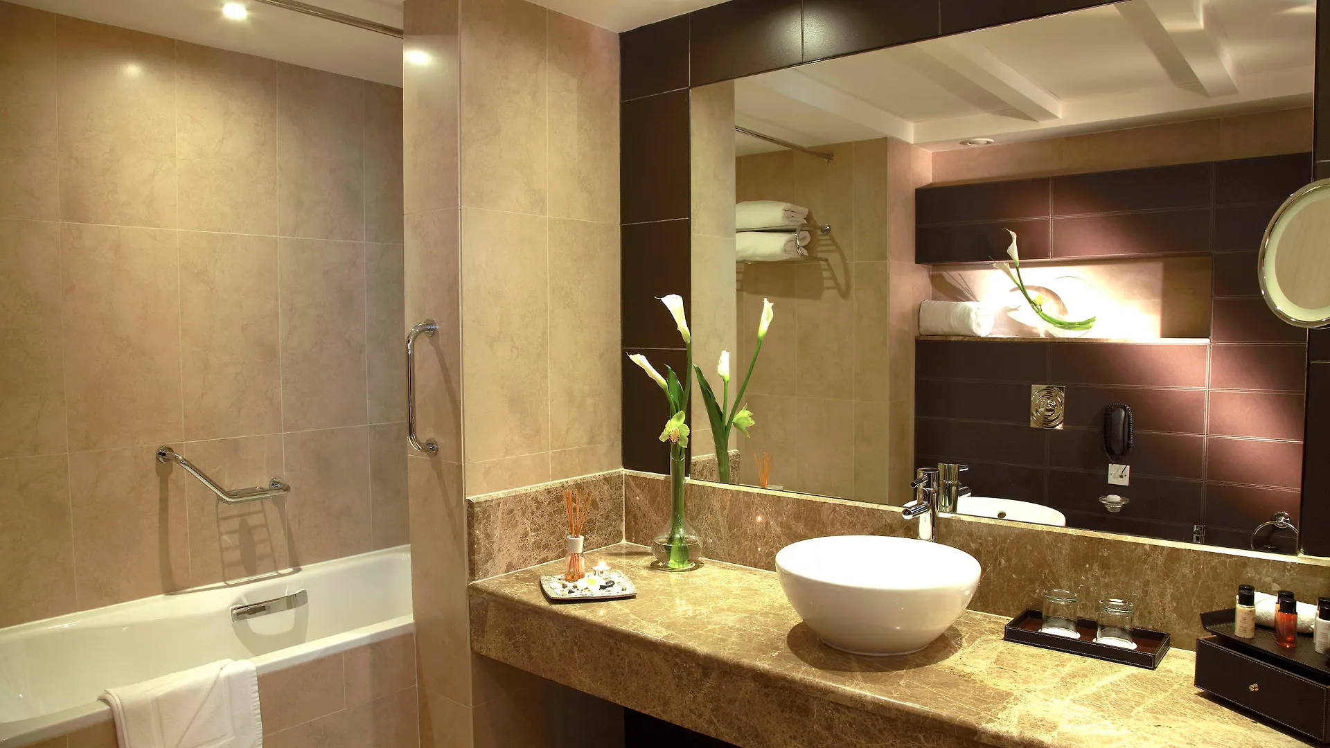 ****  Cristal Hotel Abu Dabi Birleşik Arap Emirlikleri